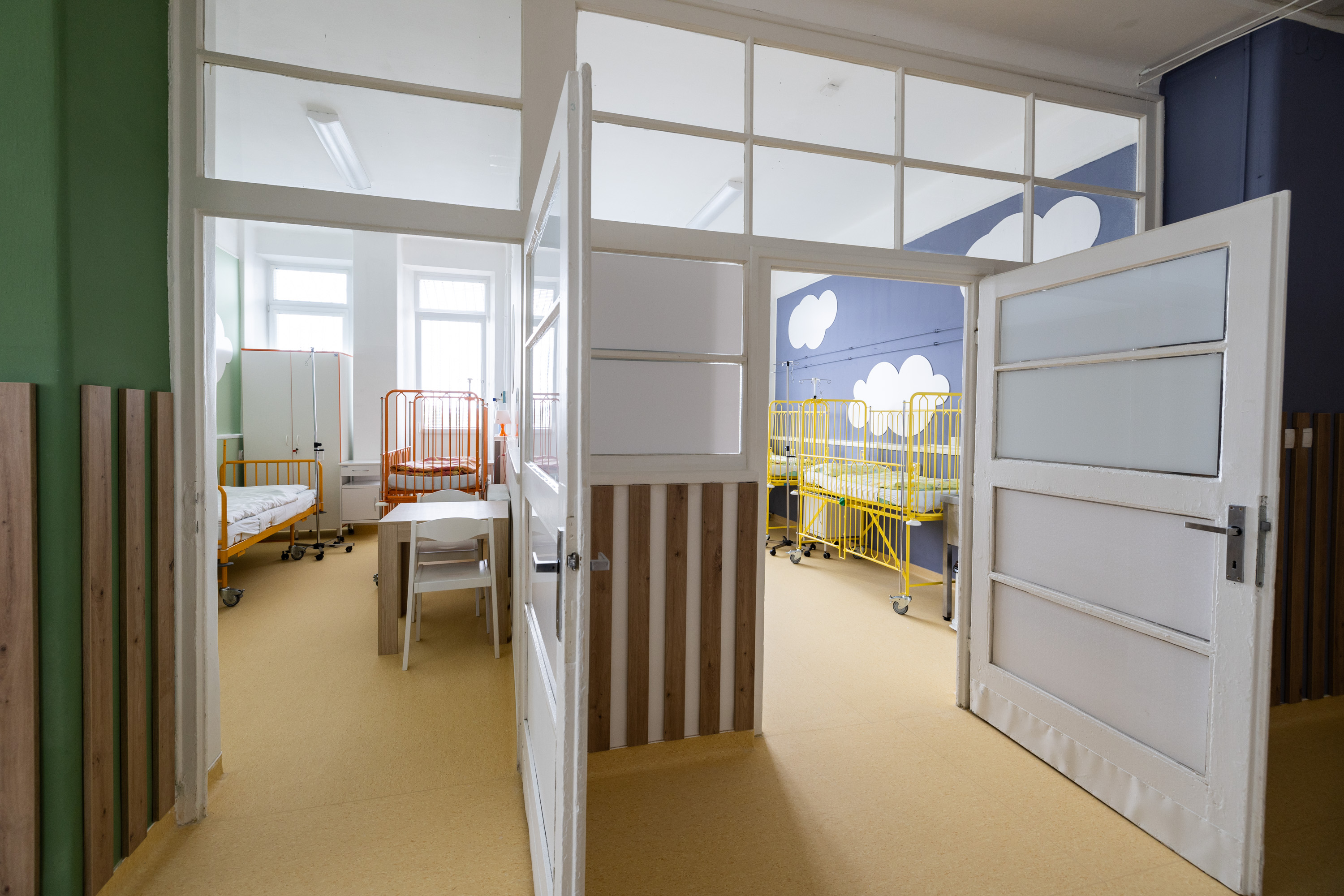 Novo zrekonštruované priestory oddelenie dojčiat Kliniky detí a dorastu Univerzitnej nemocnice Martin.