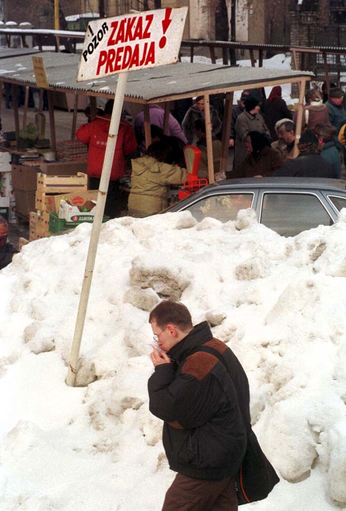 Zákaz kšeftovania so snehom ?  -  fíčer z trhoviska v Košiciach  z 24. február 1999.